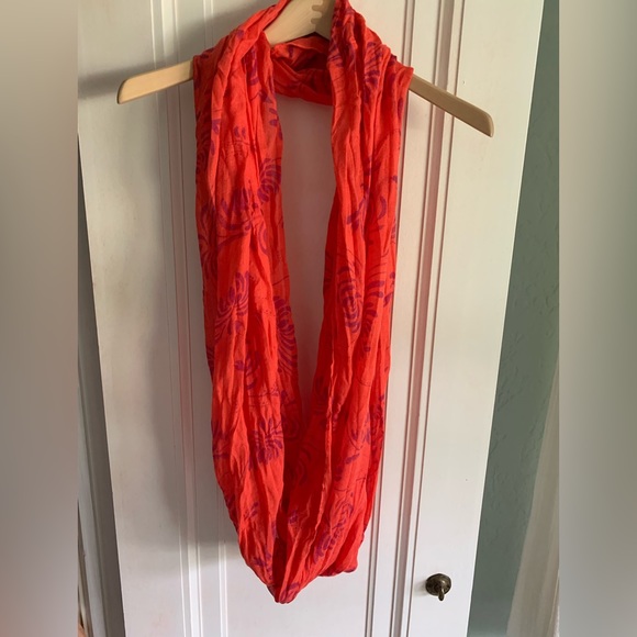 Fashion Infinity Scarf - Picture 3 of 5